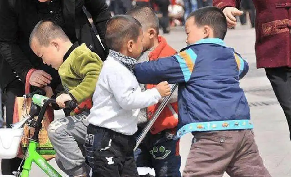 妈妈的3次撑腰,会换来孩子"一生的抬头",希望你都做到了