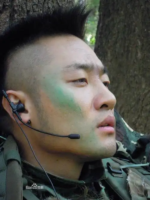 我是特种兵2里察猜的发型是啥发型,还有终极斗士3里尤里·伯伊卡的