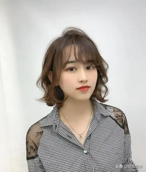 短卷发造型有哪几种,今年流行减龄短发烫发型30款 - 网络编辑之家