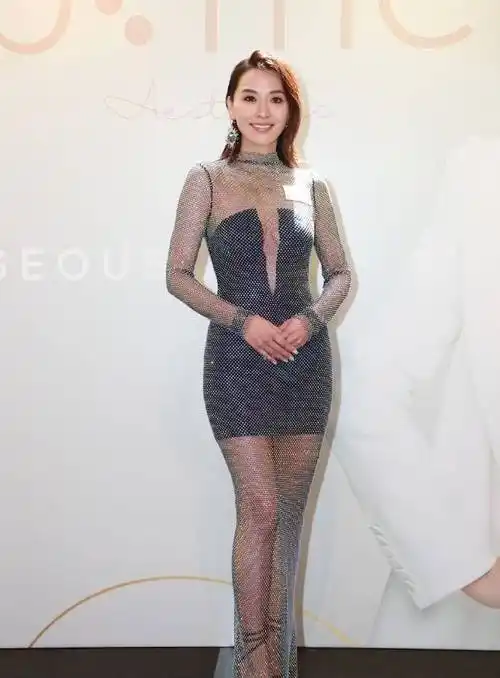 tvb女星陈炜穿透视装出席医美中心开幕式还邀请影帝影后站台