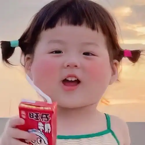 小孩可爱图片萌萌哒女(小孩头像图片可爱呆萌 萌化了)