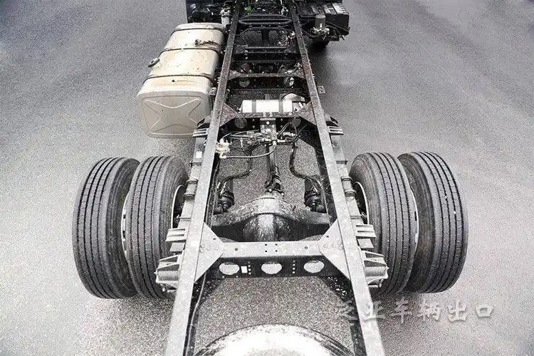 东风4*2四驱kr高顶大马力双卧驾驶室越野车底盘_搜狐汽车_搜狐网