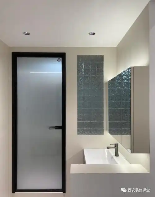 卫生间玻璃砖:实现隐私与通透的完美平衡