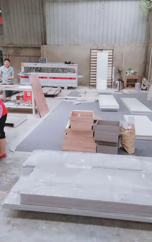 全屋定制衣柜橱柜部分车间