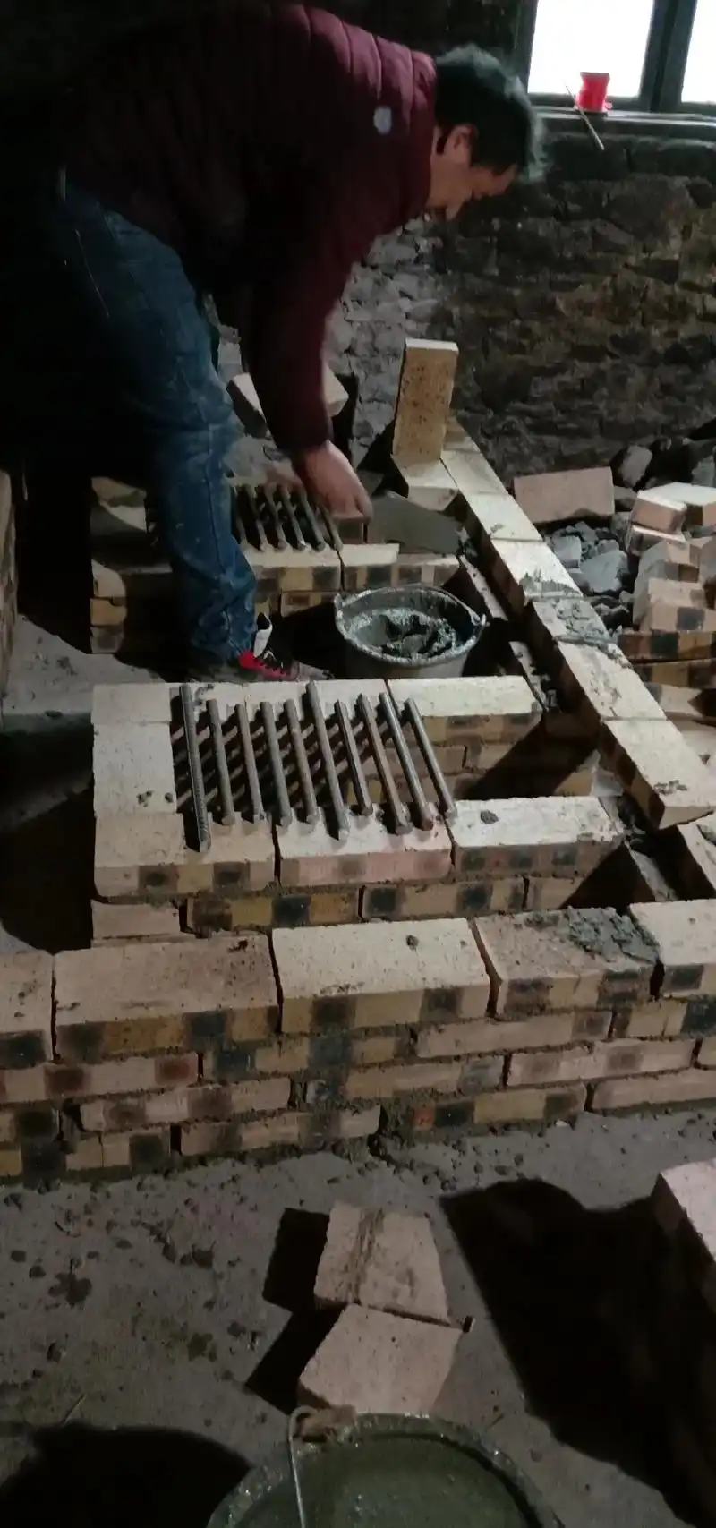 农村无烟柴火灶头,漂亮吧!又完工一套啰! 又干净又没得烟子. - 抖音