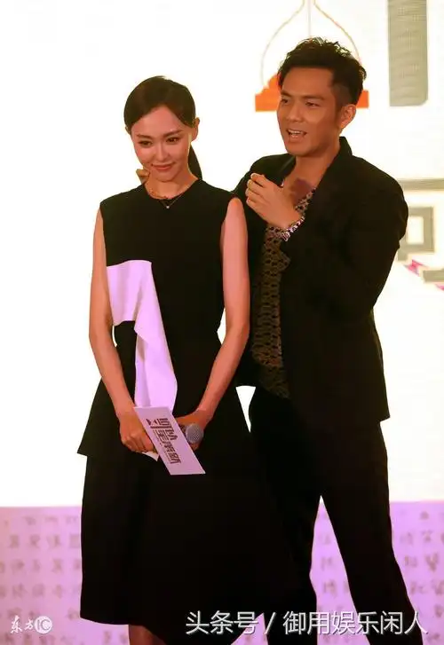 钟汉良 唐嫣同框亮相活动被拍,网友:两人这样看着顺眼多了!