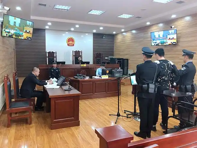 中心 法院动态       虎林法院稳步推进轻刑快审工作,减少犯罪嫌疑人