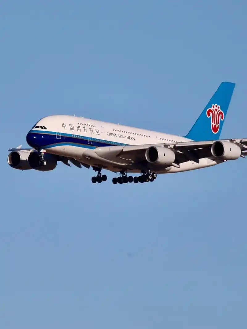 南航a-380 b-6136退役飞行绝版照片 昨天早上(2/24)8:43分,南航的a