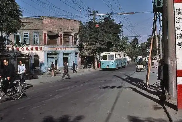 老照片:八十年代的甘肃兰州,你还能认出这些地方吗?