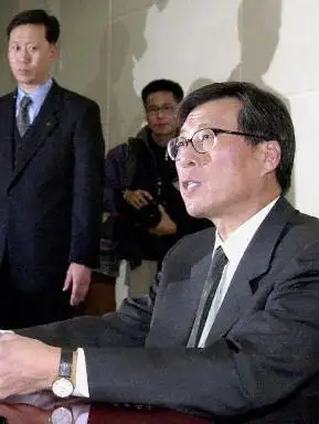 韩国现代集团牙山公司董事长郑梦宪跳楼自杀身亡