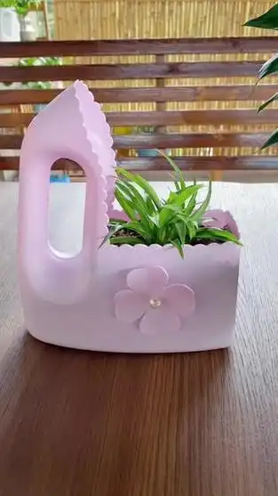 手工变废为宝自制花盆我就玩了个洗衣液瓶子