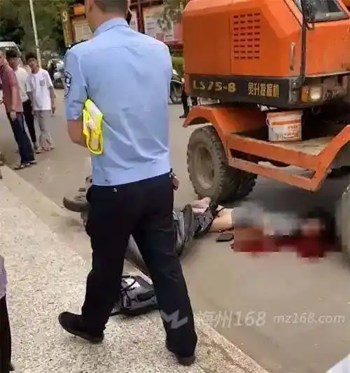 突发梅州一人惨遭工程车辗压当场死亡