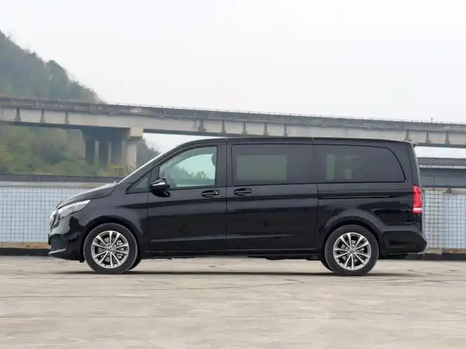 济南地区奔驰v级火热促销最高优惠1168万限时促销