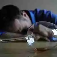 喝酒悲伤微信头像图片大全点击鼠标右键下载