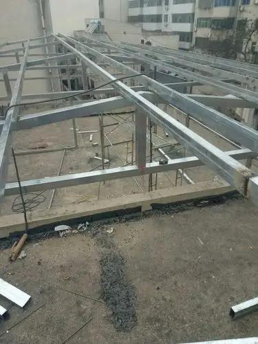 我们做的重钢构 轻钢构彩钢瓦房