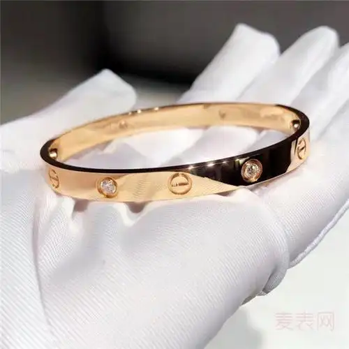 95成新的卡地亚四钻手镯回收价格是多少?