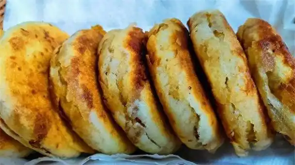 红糖麻酱饼的做法不用揉面方法简单又快速吃一次就爱上了