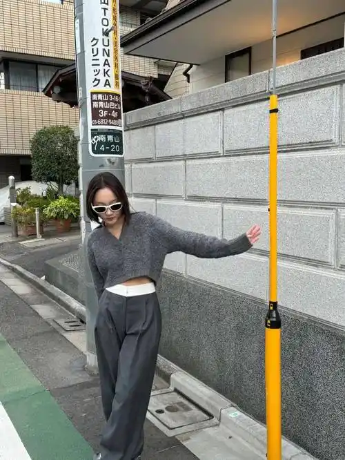 来看帅气博士如何搭出时髦街头感!