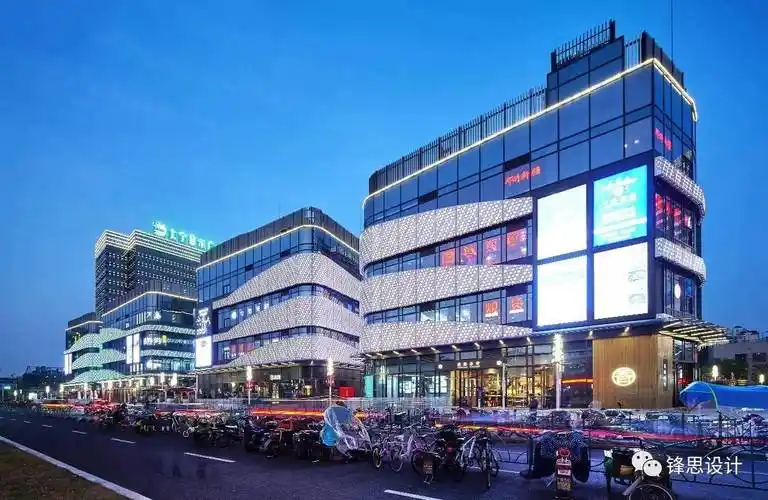 look! | 那是怎一番人间繁华与浪漫的交织?——上海大宁音乐广场 - 知