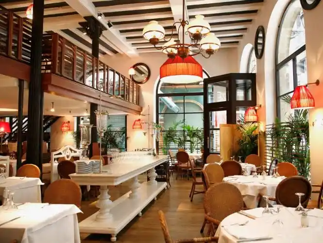 西班牙有哪些好吃的地方_尝试西班牙巴塞罗那特色美食餐厅pastisseria