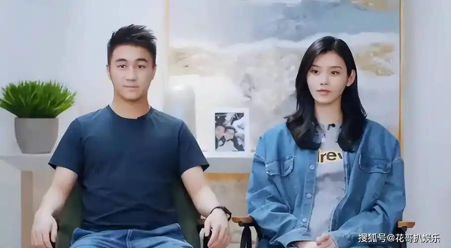 其实奚梦瑶和何猷君的结合,比郭碧婷和向佐好多了,奚梦瑶和她老公有几