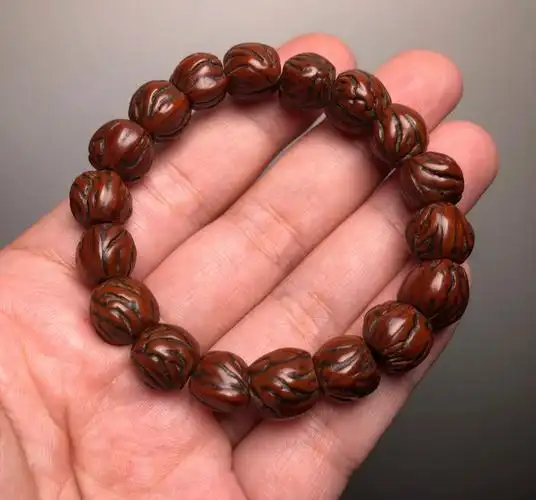 老桃核手串