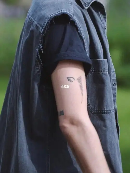 到漏纹身的季节了_纹身_吴亦凡_娱乐_明星娱乐资讯