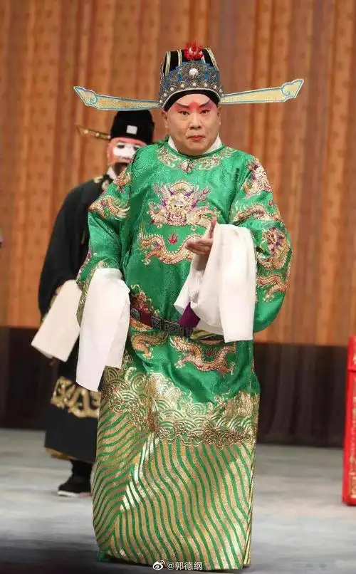 郭德纲这套戏服好少女梦幻啊!