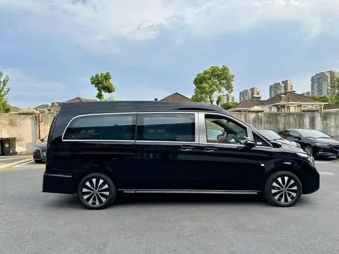 威霆作为一款集豪华,舒适与实用性于一身的高端商务车,无论是外观设计