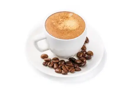 浓咖啡能源杯浓咖啡.在白色背景上孤立照片