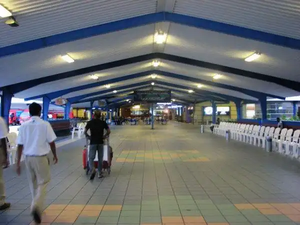 马累机场免税店