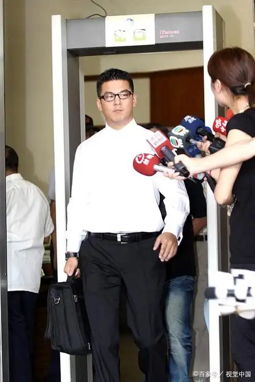 贾静雯罕见晒与前夫孙志浩同框照片,爱过恨过最终选择了放下!