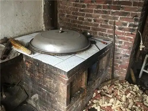 农村装天然气好吗?同时用柴火灶做饭,会不会很危险?