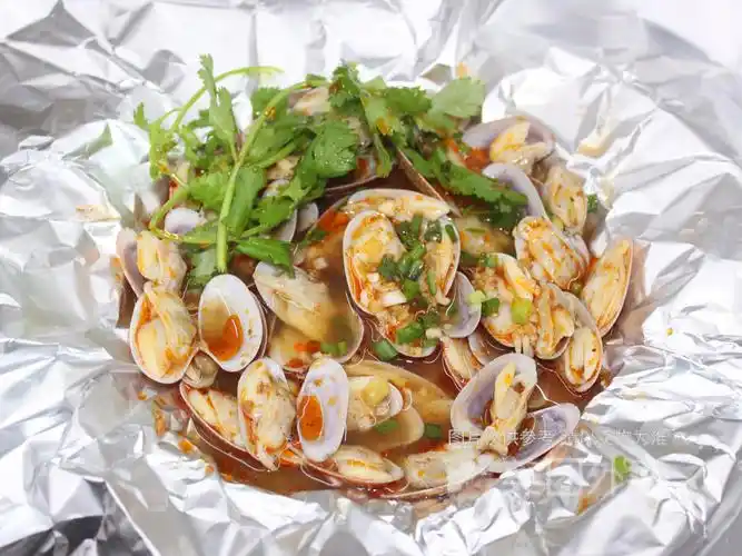 锡纸花甲米线图片