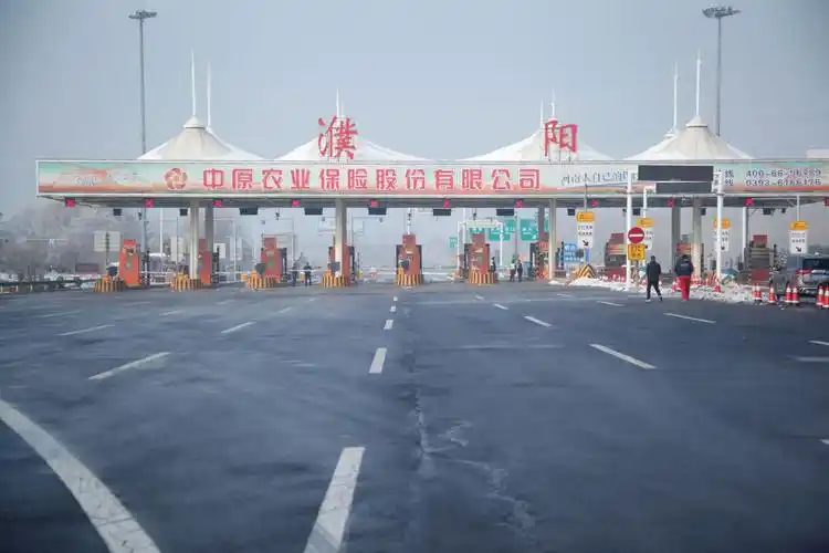 濮阳市城市管理局清雪除冰工作见效迅速