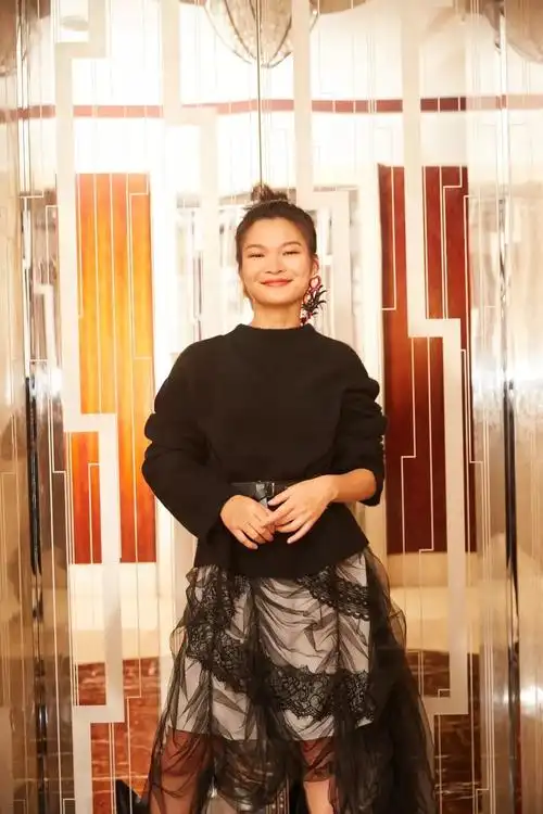 唱作人苏运莹线下首唱态度单曲《在这里请你随意》实现用音乐为大家划