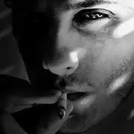 抽烟头像 叼烟的头像图片 吸烟的时候个性头像_男生头像_窝窝qq网