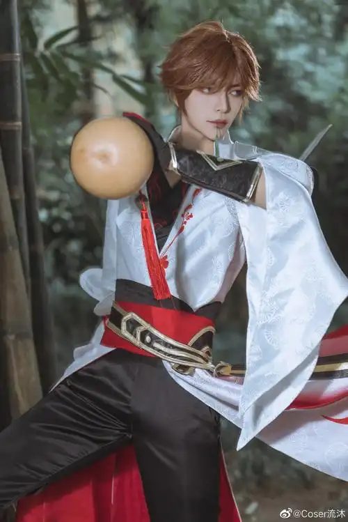 王者荣耀#王者荣耀李白cos正片"大河之剑天上来.""将进酒,杯莫停.