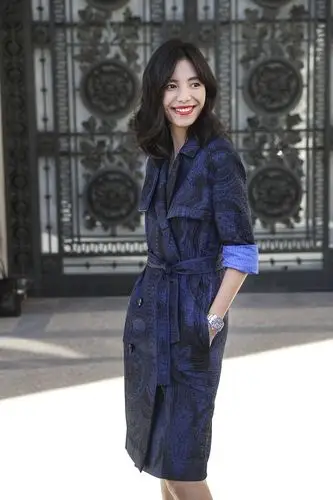 巴黎时装周续演精彩 时尚主播linda展现东方魅力