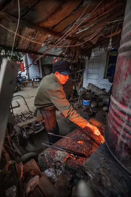 渐行渐远的乡村铁匠铺