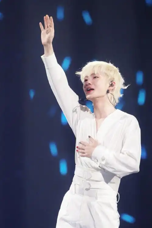 周震南love&desire演唱会