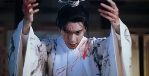 战损美人图集:脆弱却又坚韧的美