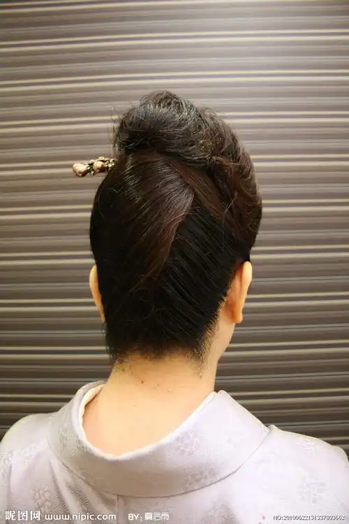 头部后脑勺日式发型日本女士图片