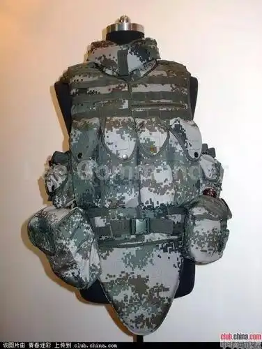 穿上这身新衣裳以后我军将士变帅了也变酷了