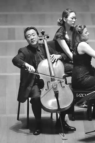 大提琴演奏家 马友友