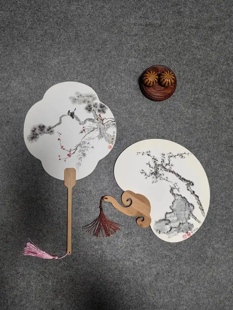 了然清明 简单疏朗#手绘 #团扇 #古风扇子 - 抖音