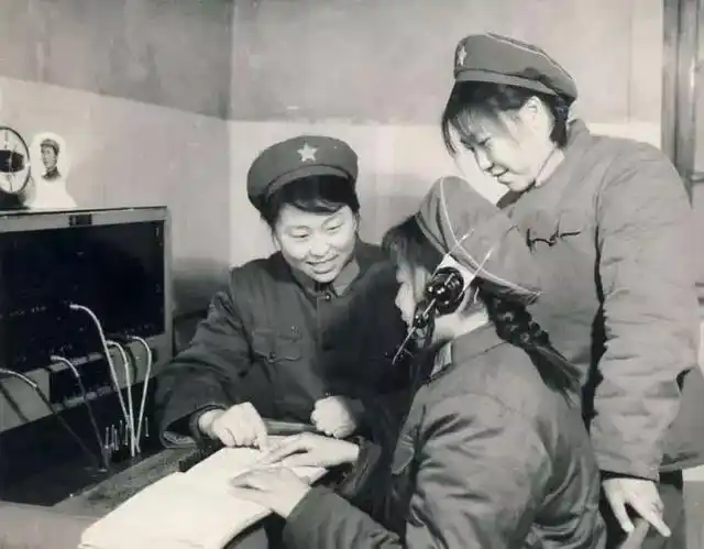 美哉!当年女通讯兵的风采