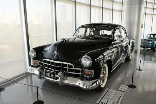 寻觅百年汽车历史 看珍藏的古董汽车