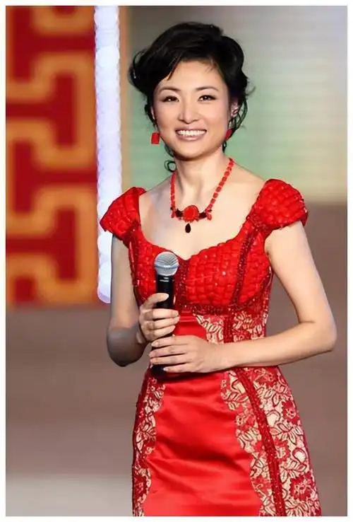 周涛|春晚|娱乐圈|央视主持人|中国中央电视台_网易订阅