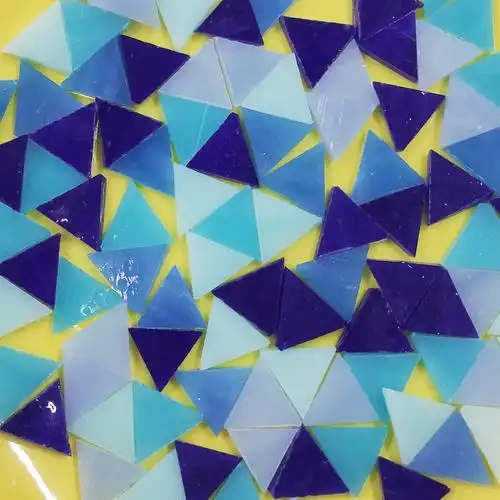 diy创意马赛克镶嵌手工蒂凡尼彩色玻璃云母片规则三角形5元50g